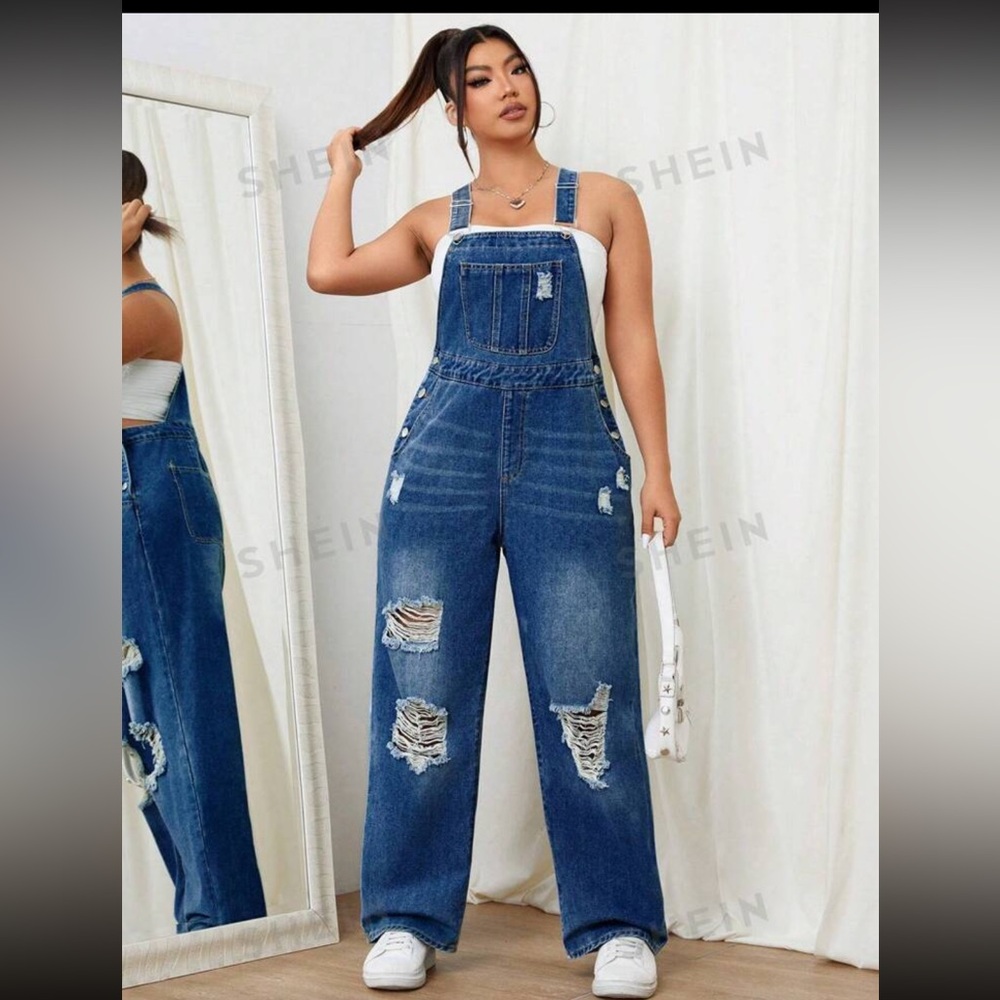 SHEIN EZwear Plus Size Women Pocketed Distressed Denim Jumpsuit Overalls